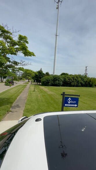 More Photos Of 5836 Hubbard, Garden City Warehouse For Sale