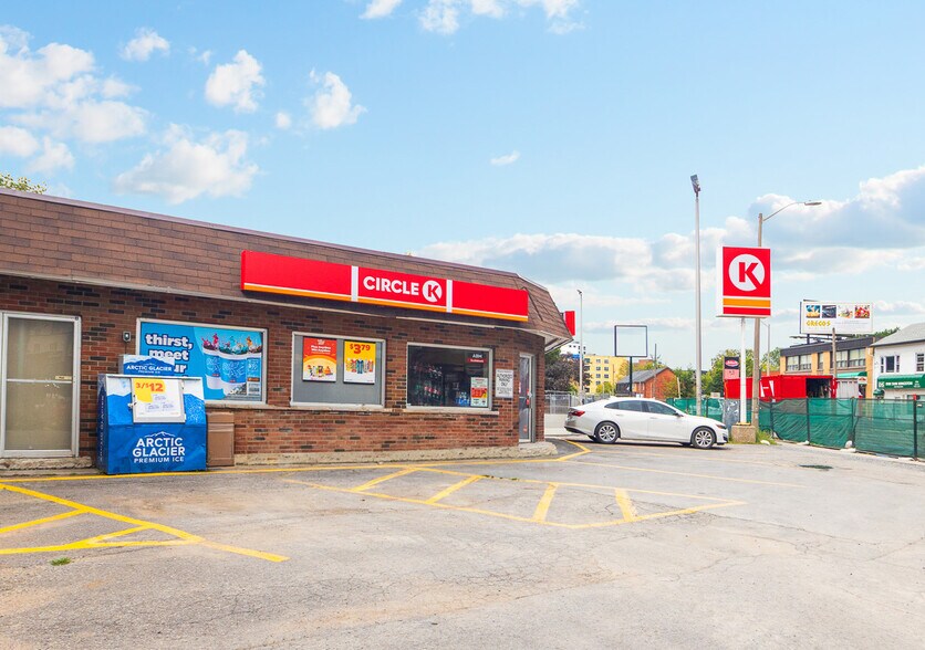 More Photos Of , Kingston General Retail For Sale