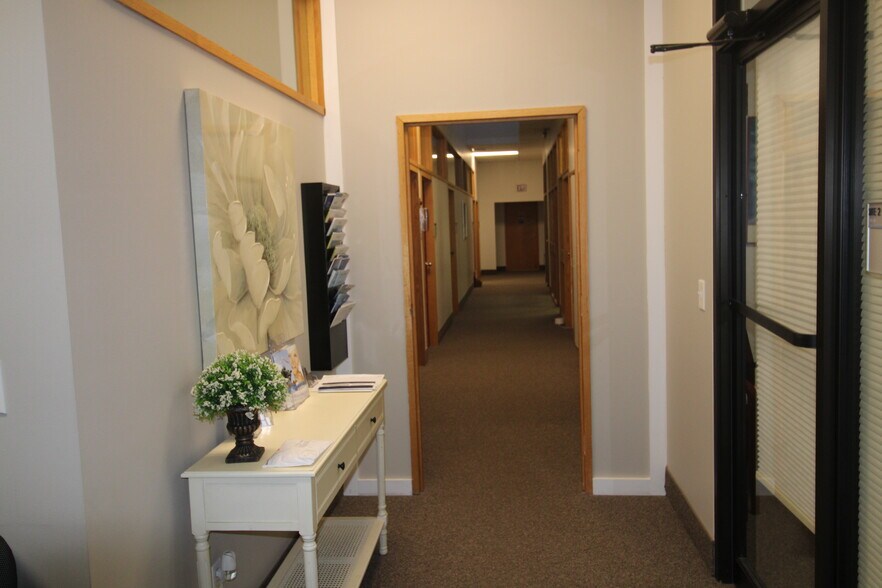 More Photos Of 200 N Main St, East Longmeadow Loft Creative Space For Lease
