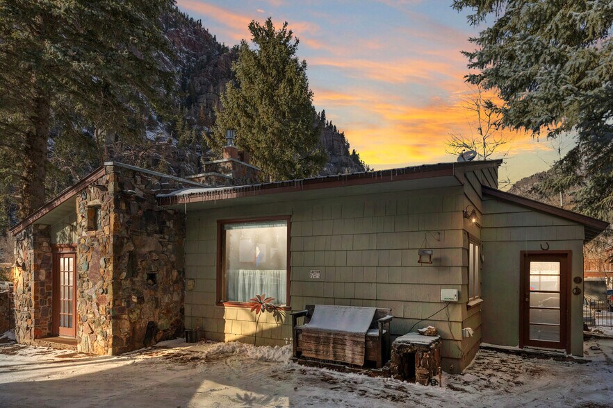 More Photos Of 115 / 117 / 119 7th Ave, Ouray Apartments For Sale