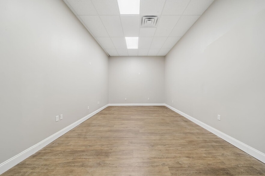 More Photos Of 4491 School Rd S, Export Freestanding For Sale