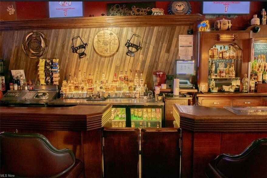 More Photos Of 2716 Mahoning Ave, Youngstown Restaurant For Sale