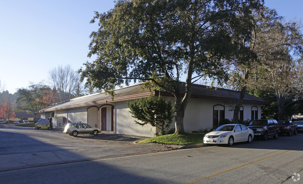 Primary Photo Of 225-231 Technology Cir, Scotts Valley Research And Development For Lease