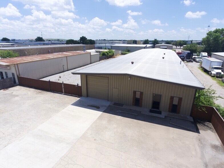More Photos Of 8516 W Reno Ave, Oklahoma City Manufacturing For Sale