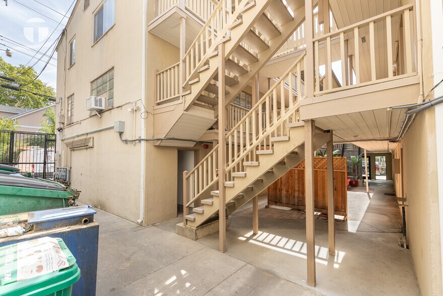 More Photos Of 916-926 22nd St, Sacramento Apartments For Sale