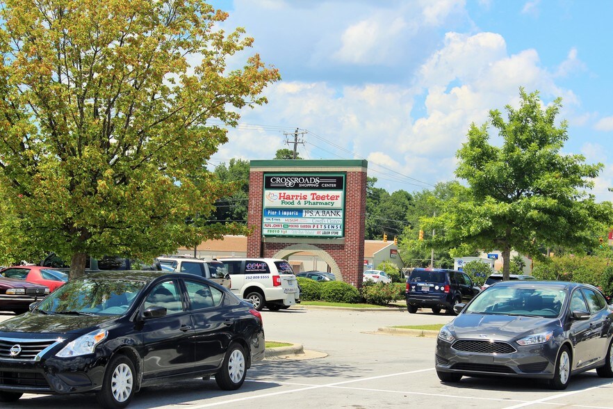 More Photos Of 2019 S Glenburnie Rd, New Bern Supermarket For Lease