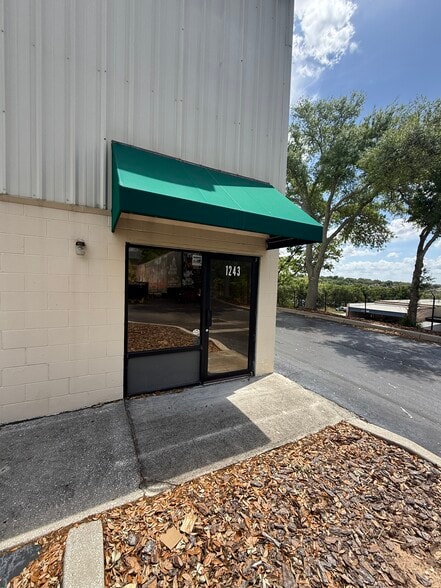 Primary Photo Of 1227-1285 Commons Ct, Clermont Warehouse For Lease