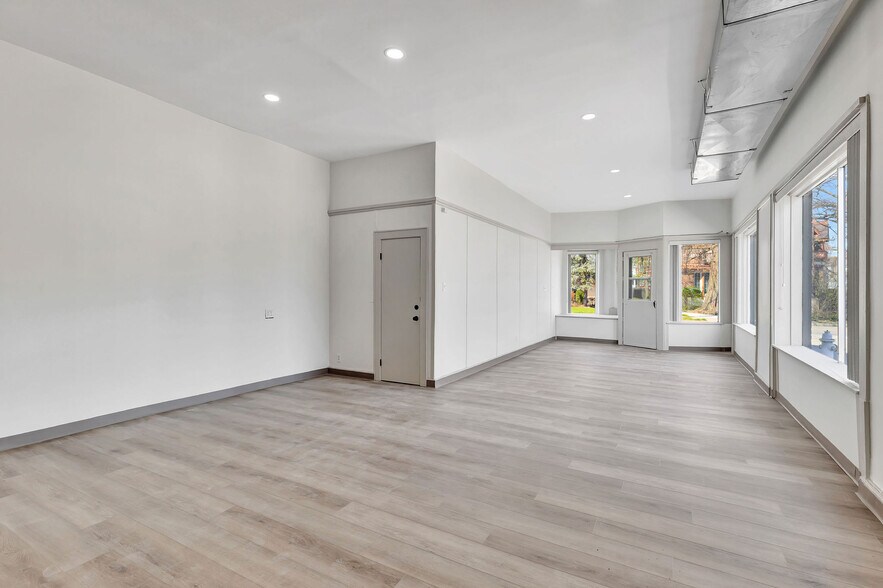 More Photos Of 2435 Williams Ave, Cincinnati Storefront Retail Residential For Lease