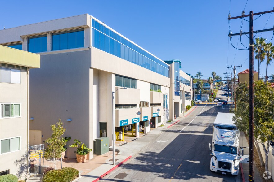 More Photos Of 1601 Pacific Coast Hwy, Hermosa Beach General Retail For Lease