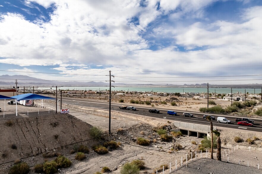 More Photos Of 951 Lake Havasu Ave N, Lake Havasu City Showroom For Sale