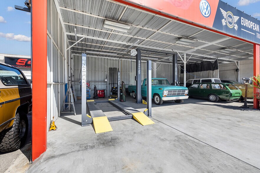 More Photos Of 8949-8951 Venice Blvd, Los Angeles Auto Repair For Lease