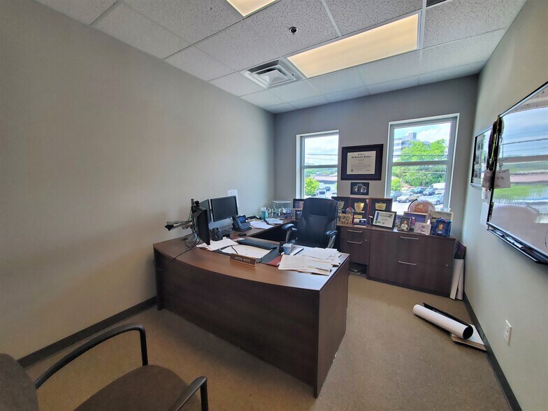 More Photos Of 325 Cherokee Blvd, Chattanooga Loft Creative Space For Lease