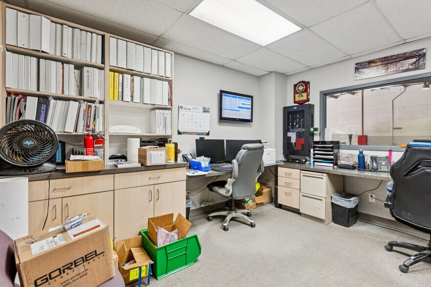 More Photos Of 3270 Benchmark Dr, Ladson Manufacturing For Lease