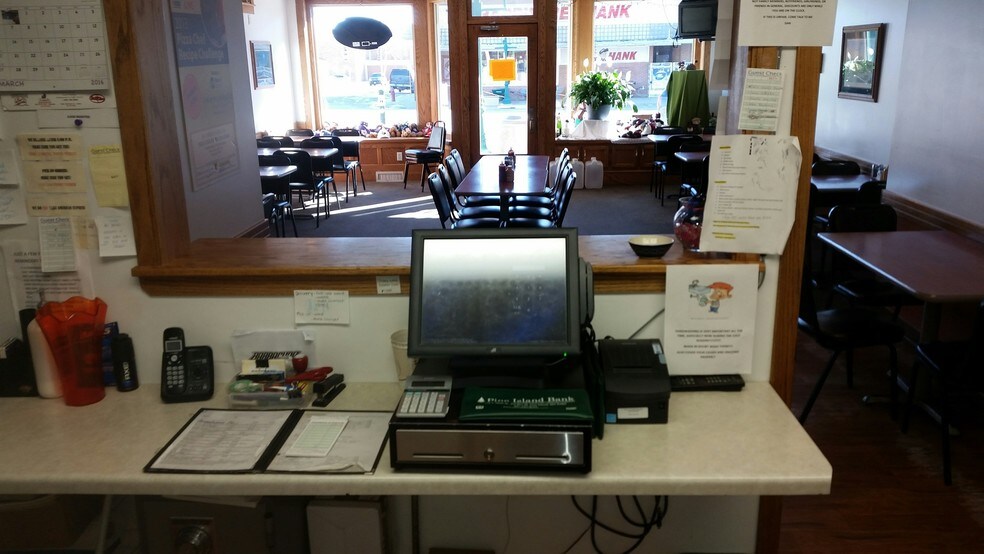 More Photos Of 200 S Main St, Pine Island Restaurant For Sale