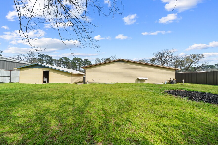 More Photos Of 29519 W Hawthorne Dr, Spring Flex For Sale