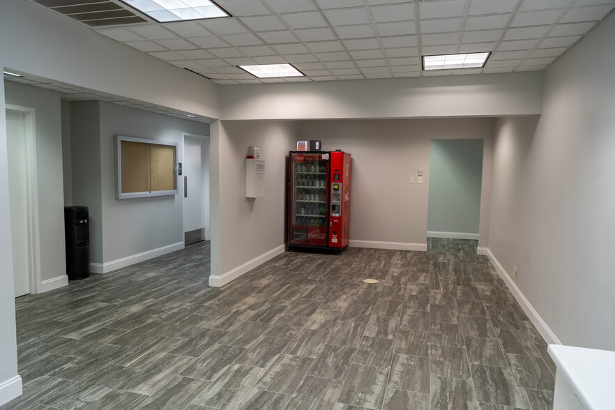 More Photos Of 125 W Missouri Ave, Midland Office For Lease