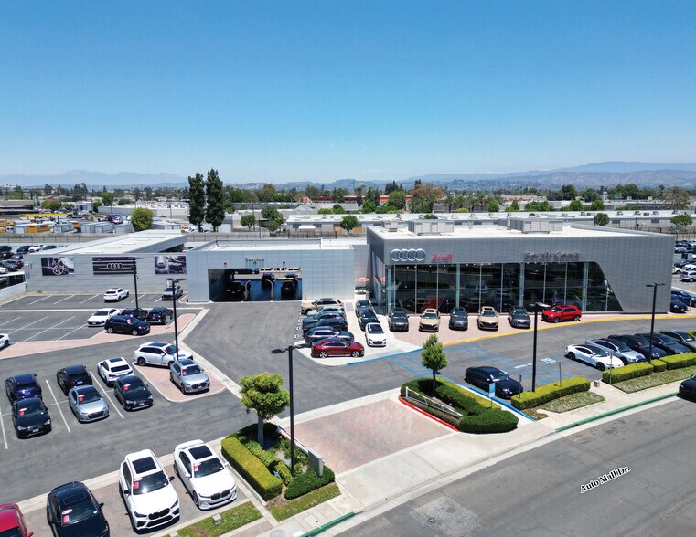 More Photos Of , Santa Ana General Retail For Sale