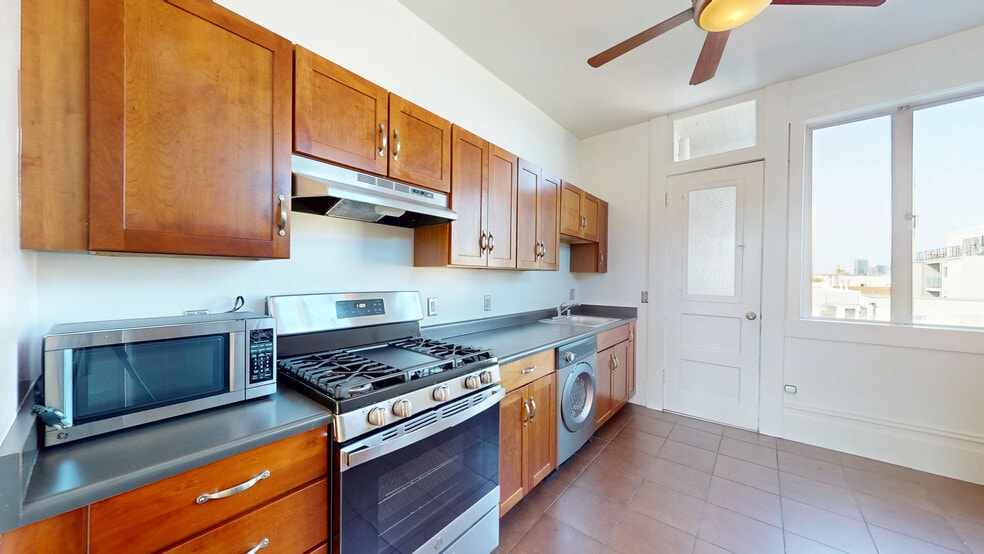 More Photos Of 3318-3320 22nd St, San Francisco Apartments For Lease