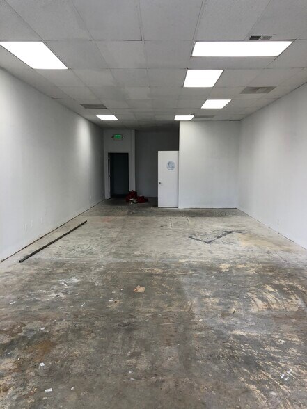 More Photos Of 17925-17955 Magnolia St, Fountain Valley Unknown For Lease