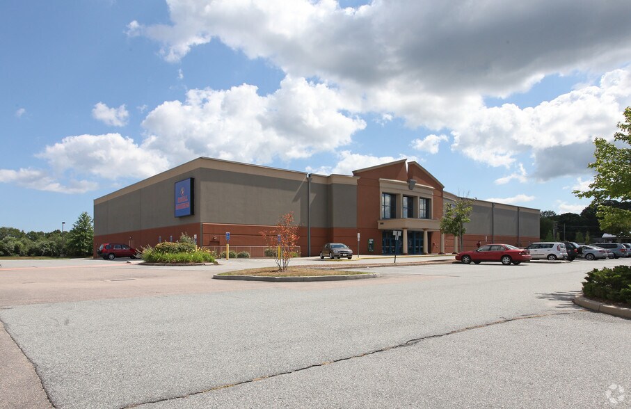 More Photos Of 85 Voluntown Rd, Pawcatuck Movie Theatre For Lease