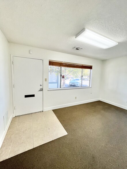 More Photos Of 1137 Smith Ln, Roseville Office For Sale