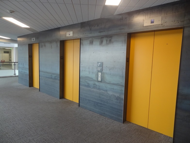 More Photos Of 1702 E Highland Ave, Phoenix Office For Sale