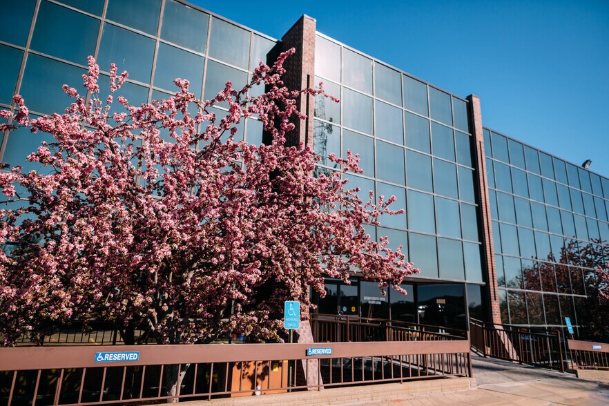 More Photos Of 770 N Cotner Blvd, Lincoln Office For Lease