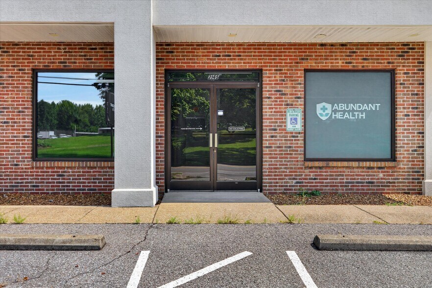 More Photos Of 2143a-2145 Old Ashland City Rd, Clarksville Freestanding For Lease