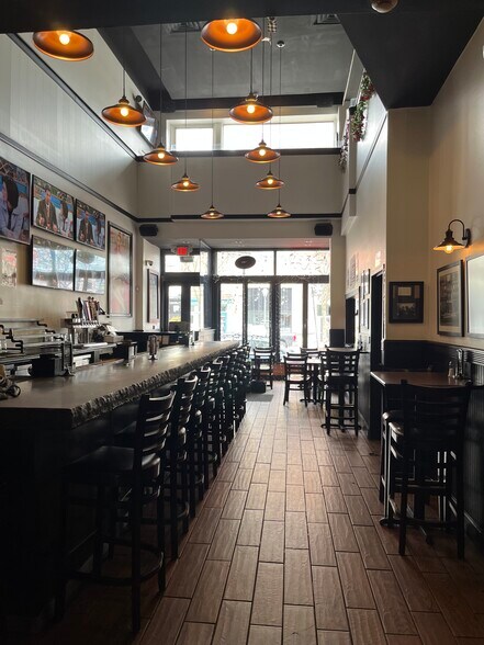 More Photos Of 224 Market St, Philadelphia Restaurant For Lease
