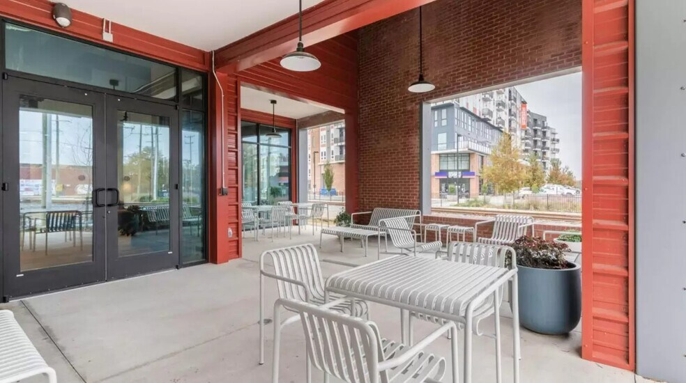 More Photos Of 436 E 36th St, Charlotte Coworking Space