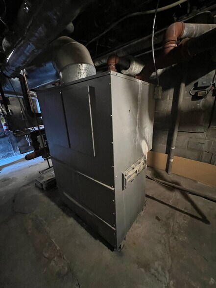 More Photos Of 3 Church St, St Catharines Apartments For Sale