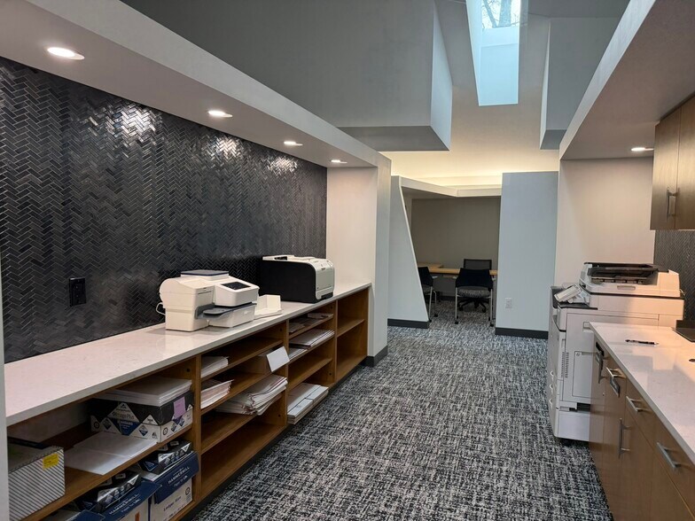 More Photos Of 1200 E Woodhurst Dr, Springfield Office For Lease