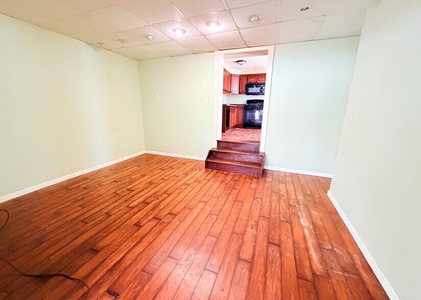 More Photos Of 87 Lake St, Hamburg General Retail For Sale