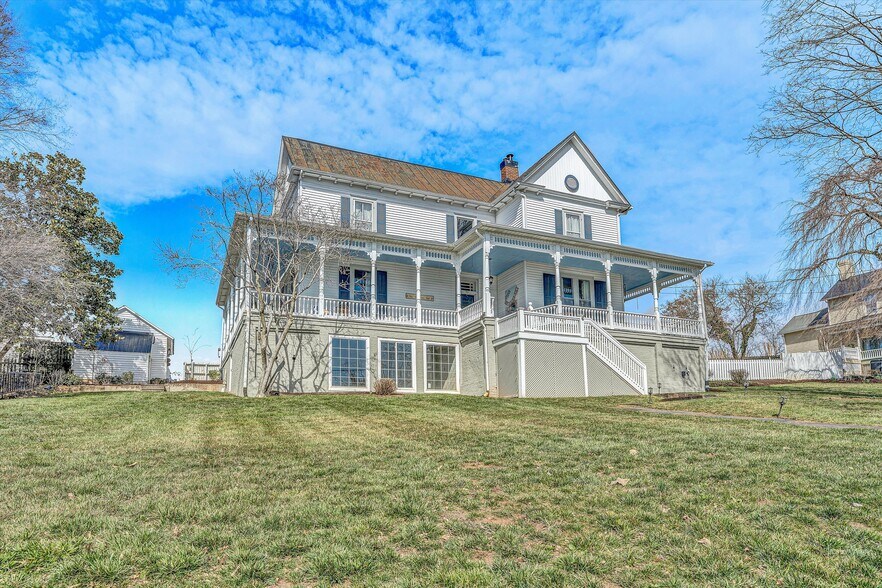 More Photos Of 185 Claiborne Ave, Rocky Mount Hospitality For Sale