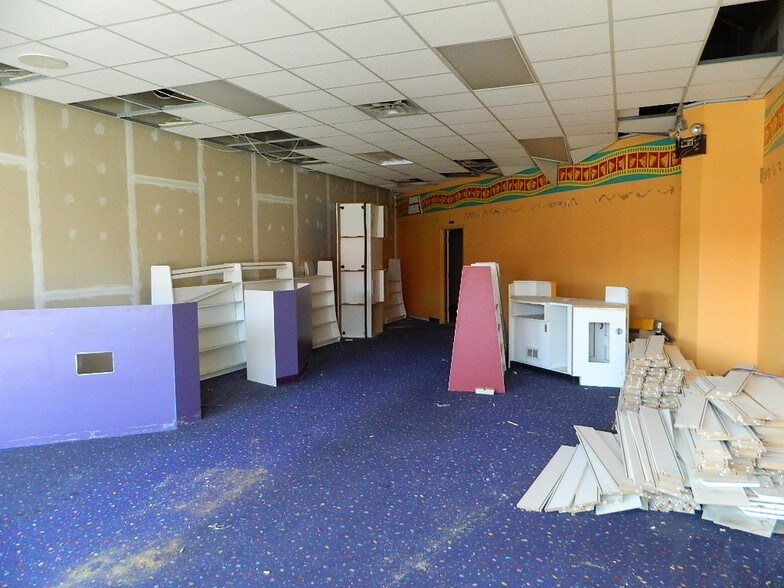 More Photos Of 1761 Goucher St, Johnstown Storefront For Sale