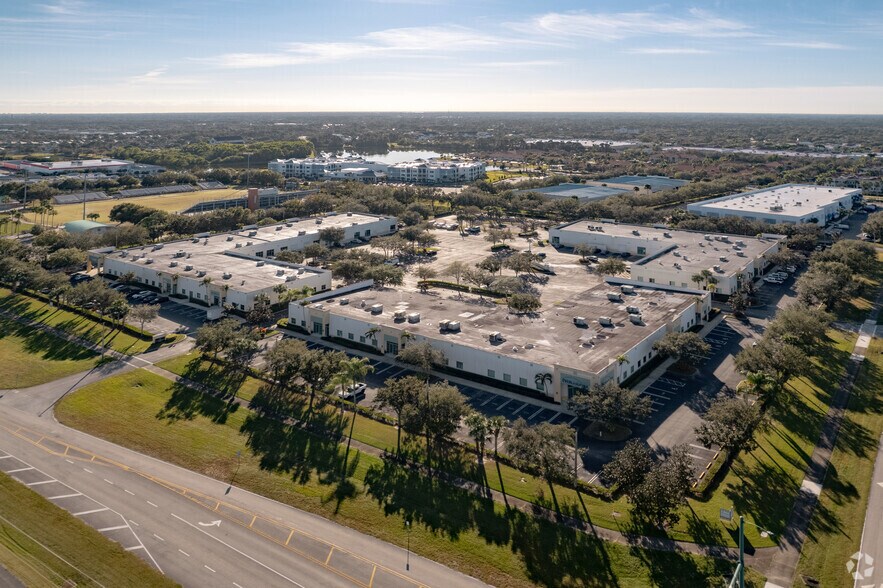 More Photos Of 580-584 NW University Blvd, Port Saint Lucie Unknown For Lease