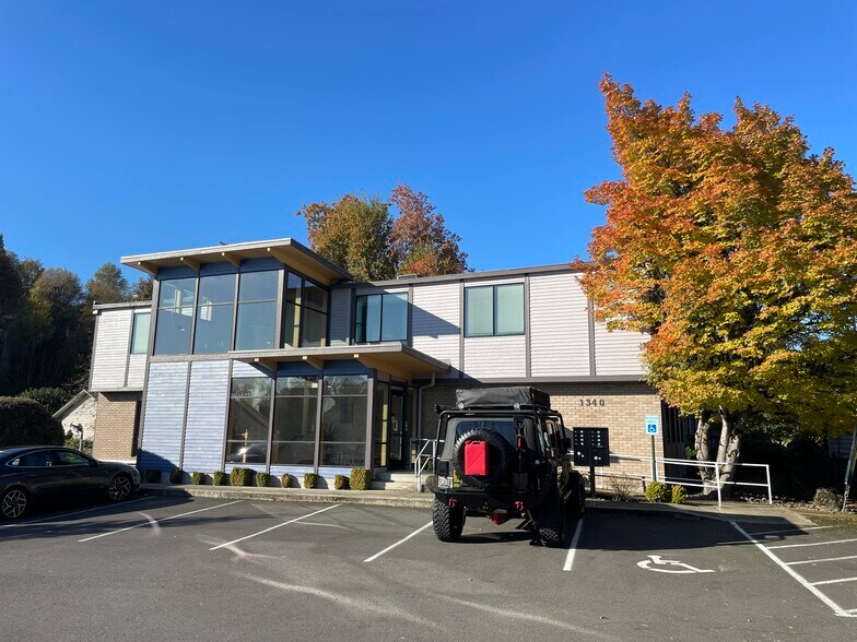 More Photos Of 1332-1340 SW Bertha Blvd, Portland Office For Lease