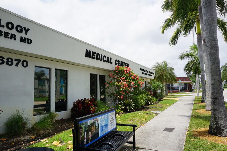 More Photos Of 16870-16880 NE 19th Ave, North Miami Beach Medical For Lease