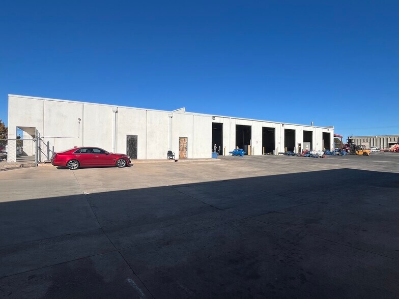 More Photos Of 5300 SW 33rd St, Oklahoma City Manufacturing For Lease
