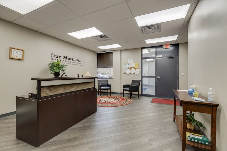 More Photos Of 301 S Perimeter Park Dr, Nashville Office For Lease