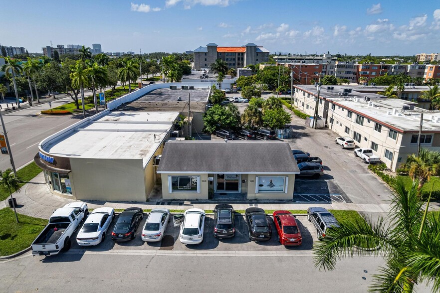 More Photos Of 16978-16990 NE 19th Ave, North Miami Beach Storefront Retail Office For Lease