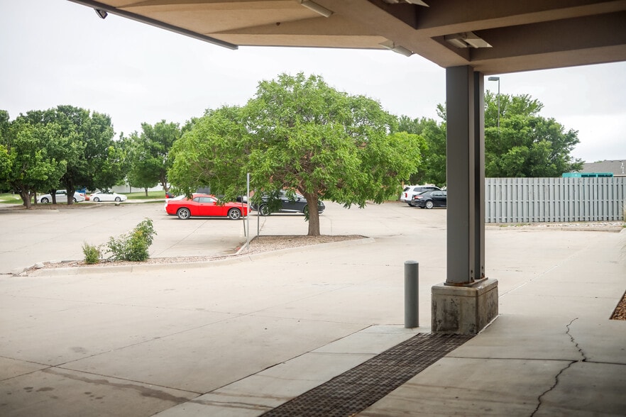More Photos Of 2203 Summerlon Cir, Dodge City Healthcare For Sale