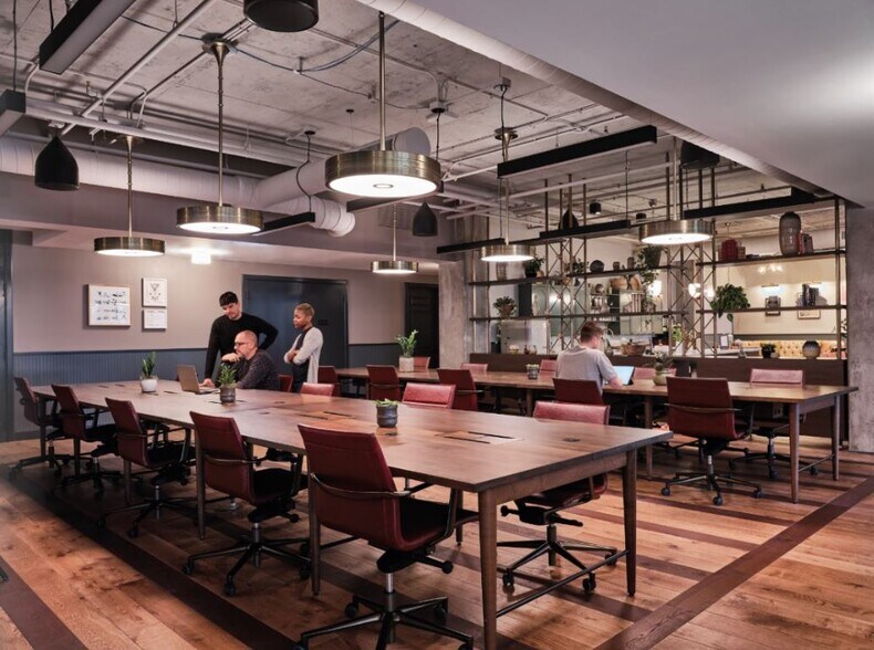 More Photos Of 200 N Green St, Chicago Hotel For Lease