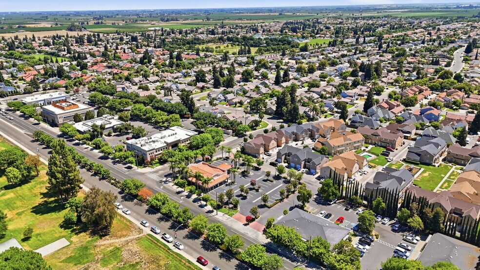 More Photos Of 3700 Geer Rd, Turlock Bank For Lease