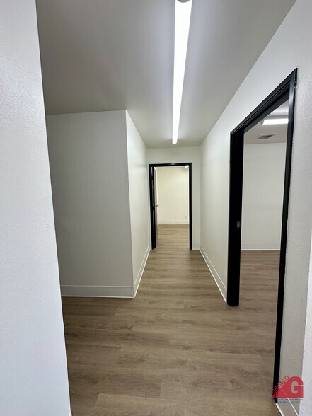 More Photos Of 21730 Lassen St, Chatsworth Manufacturing For Lease