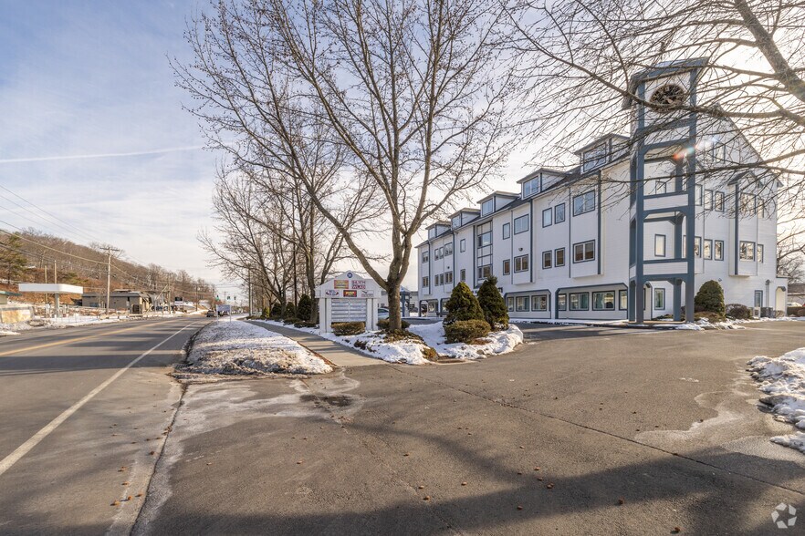 More Photos Of 98 Mill Plain Rd, Danbury Office For Lease