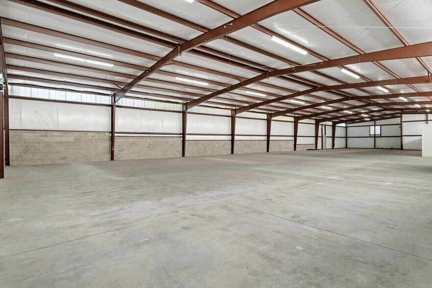 More Photos Of 1174 Plaza Pl, Inverness Industrial For Lease