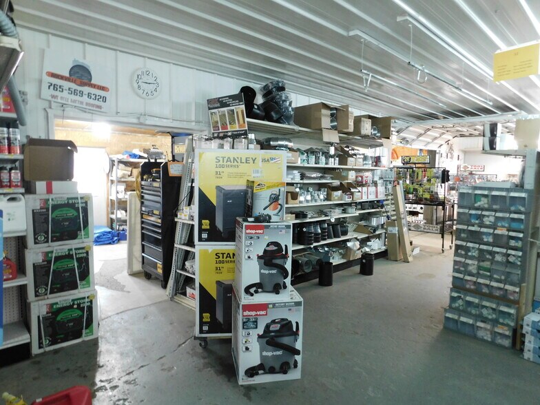 More Photos Of 2086 E US Highway 36, Rockville Convenience Store For Sale