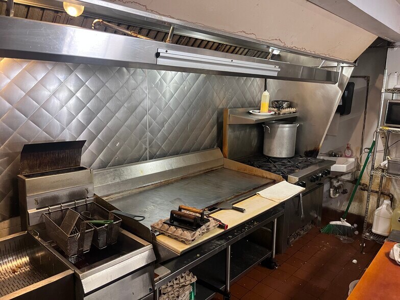 More Photos Of 10691 W Grand River Rd, Fowlerville Restaurant For Sale