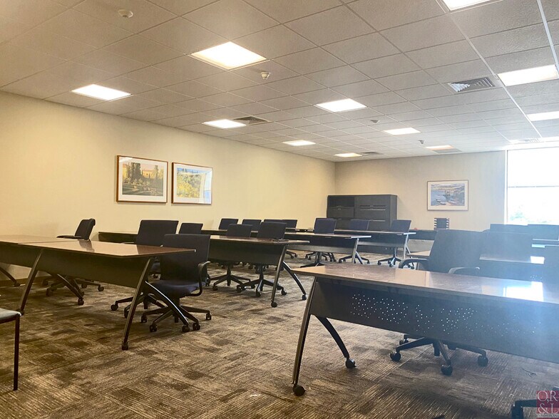 More Photos Of 389 John Downey Dr, New Britain Light Manufacturing For Sale